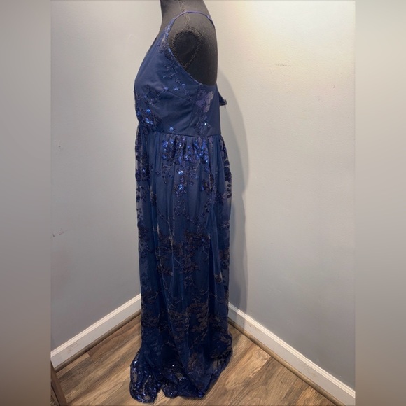 Evening Gown Navy Lace Shear Sequins Spaghetti Strap Deep V-Neck SzL Lined - Picture 2 of 12